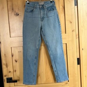 Everlane high rise skinny jeans. Size 27 regular length. Mid to light wash.